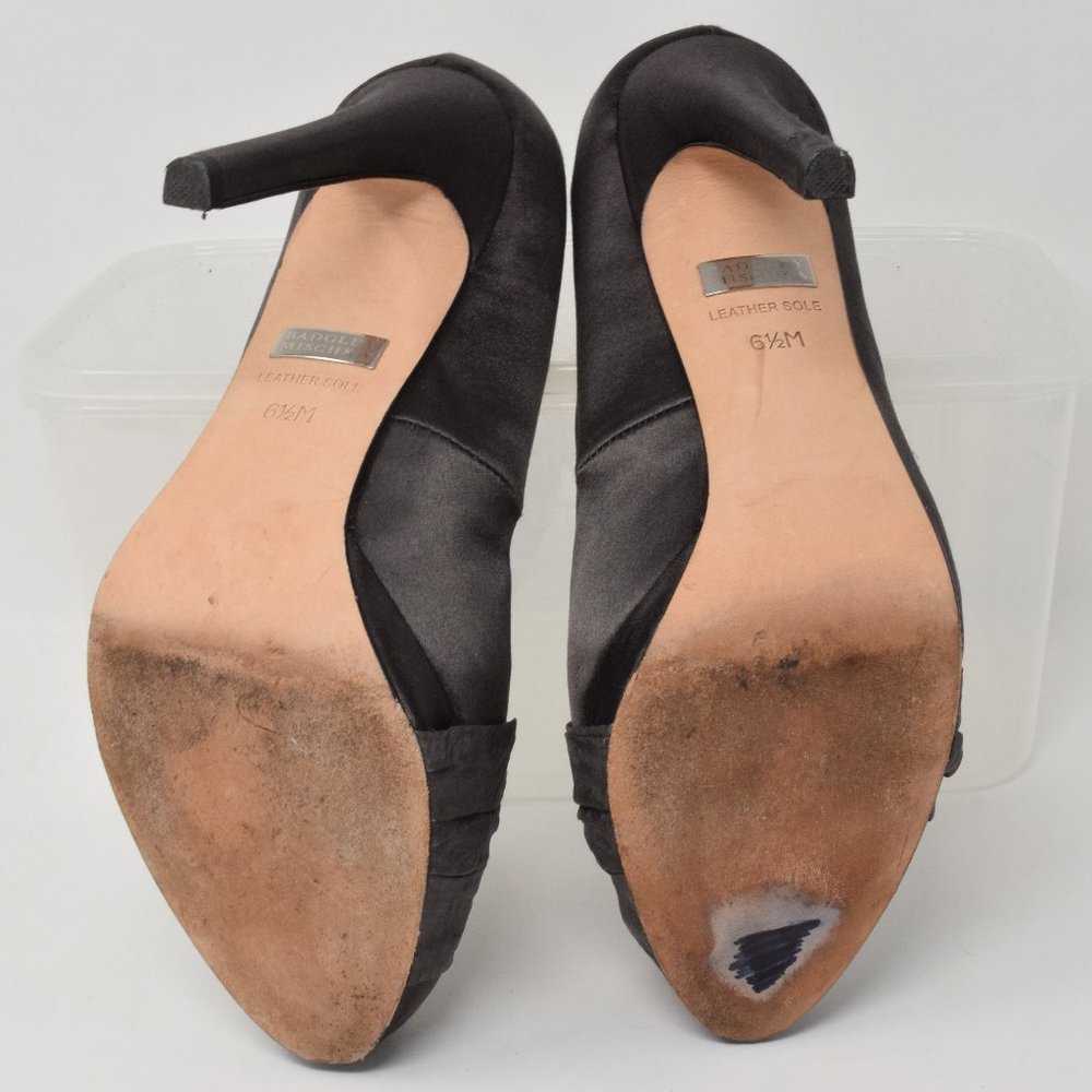 Badgley Mischka Heels Closed Toe Satin Jewel 6.5 - Picture 10 of 16